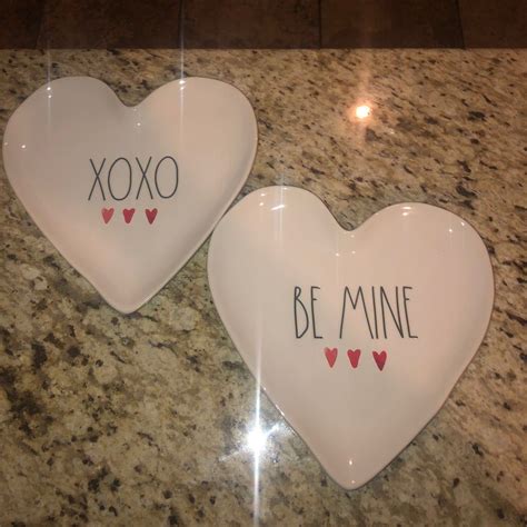 Rae Dunn Valentines Day Heart Plate Be M | Valentines day hearts, Valentines, Valentines day
