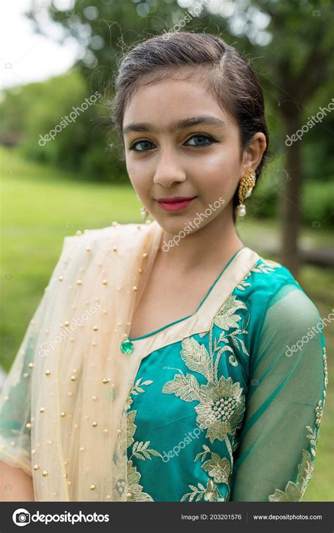 Pictures Pakistani Culture Dress Pakistan Girl Traditional Costume