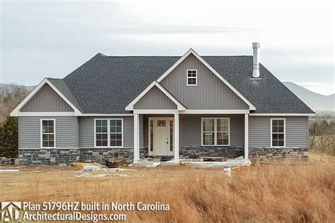 Country Craftsman House Plan With Split Bedroom Layout 51796hz