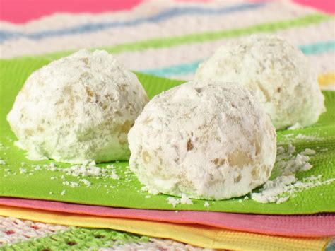 Once boiling, cover the pan and transfer to oven. Pistachio Mexican Wedding Cakes: A Taste of Alamogordo ...