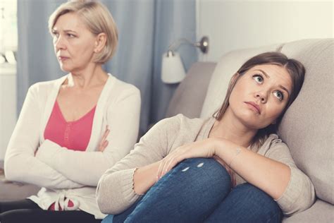 how to tell if your mom doesn t love you 10 signs