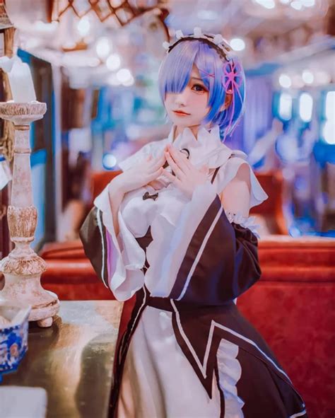 Đắm Mình Trước Bộ Cosplay Cô Nàng Hầu Gái Rem Trong Rezero Otakugo