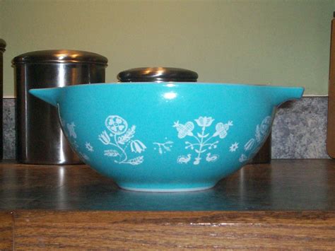 Vintage Pyrex Promotional Embroidery Quart Mixing Bowl