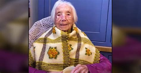 110 Year Old Singing Goes Viral On Birthday Thanks To Great Grandson