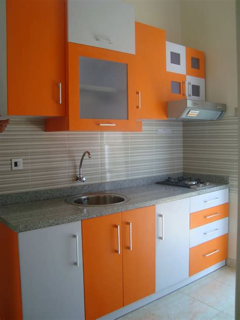 Strong and durable, plywood has a variety of uses from hoarding and walling to roofing and flooring. Design Interior palembang: Kitchen Set & Mini Bar ...