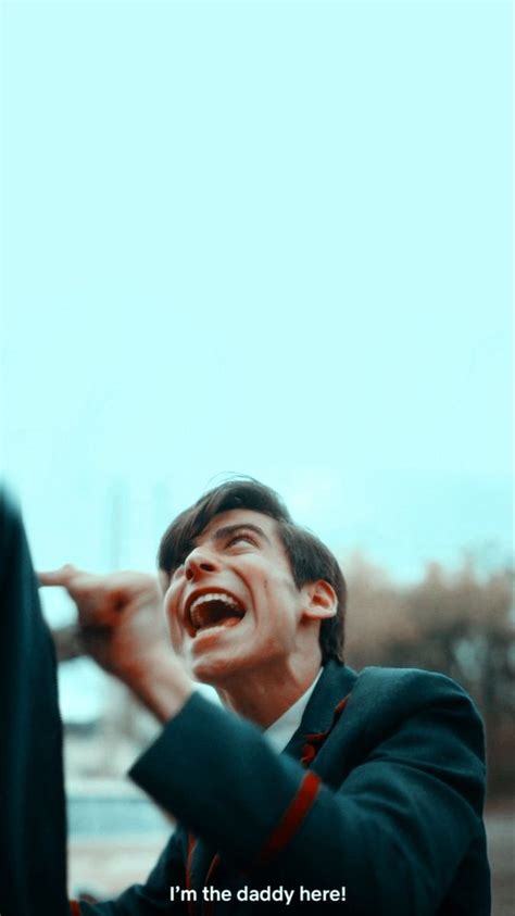 #umbrellaacademy #fivehargreeves #wallpaper aidan gallagher aesthetic. Aidan Gallagher em 2020 | Fotos de filmes, Wallpapers de ...