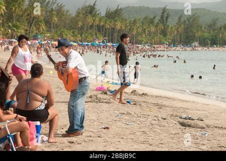 LUQUILLO PUERTO RICO People Enjoying Public Beach Stock Photo Alamy