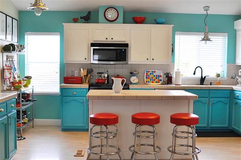 We love how it stands out and hints of color. Best Kitchen Colors for Your Home - Interior Decorating Colors - Interior Decorating Colors