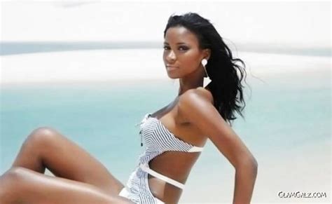 Modelings Leila Lopes Of Angola Is Crowned Miss Universe Hot Sex Picture