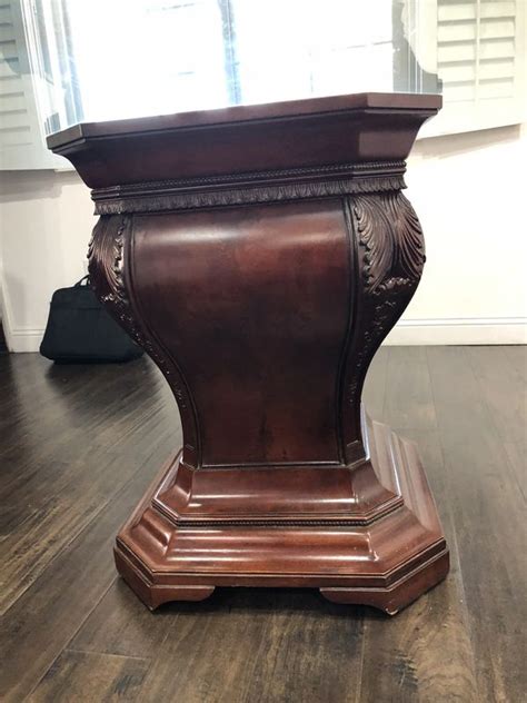 I'm a 27 year old canadian. Dining room table glass with Bombay Co. pedestal for Sale ...