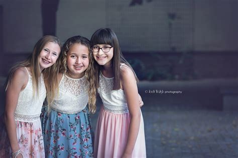 Downtown Pittsburgh Tween Teen Portrait Session With Friends