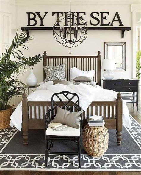 Visit diynetwork.com to get bedroom decorating ideas, see bedroom pictures and take a virtual tour of the master bedroom at blog cabin 2013. 53 beautiful beach master bedroom ideas in 2020 | Modern ...