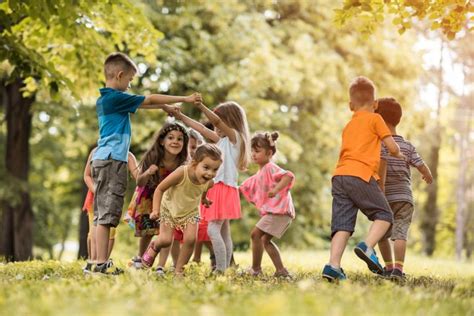 Outdoor Play Is Essential For Kids Health Even If Parents Worry
