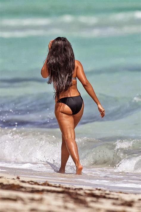 Ccccccccc Angela Simmons Showing Off Her Amazing Bikini Body During A Day Out On The Beach In Miami