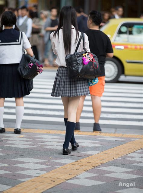 【画像】通学中の女子高生を捉えた神業街撮り写真がこちら Jkちゃんねる 女子高生画像サイト