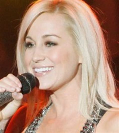 Kellie Pickler Hopes ‘opry Goes Pink Inspires Women Of All Ages