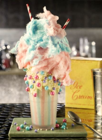 Tgi Fridays Lança Milkshake Exclusivo Em Celebração Ao Mês Do Orgulho