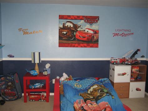 Montgomery lightning mcqueen is an anthropomorphic stock car in the animated pixar film cars (2006), its sequels cars 2 (2011), cars 3 (2017), and tv shorts known as cars toons. Cindy's Vinyl Creations: Lightning McQueen and Tow Mater ...
