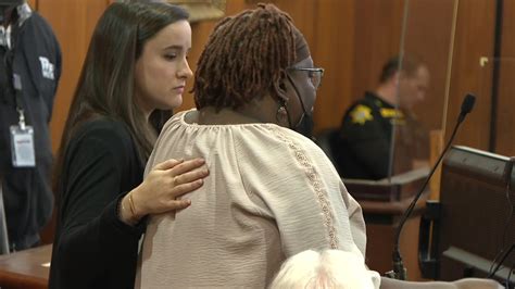 mother makes emotional plea to judge to revoke bond for son s accused killer man a mother