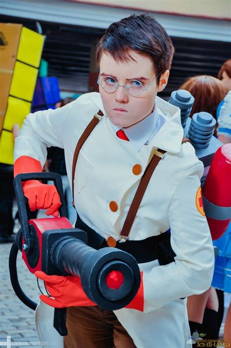 Team Fortress 2 Medic Cosplay Team Fortress 2 Medic