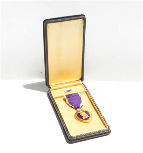 Ww2 Us Government Issued Army Purple Heart Medal W Case Etsy