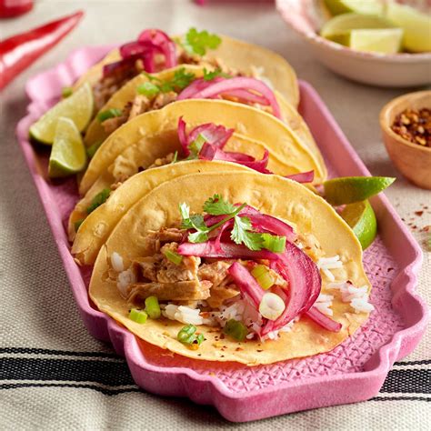 Tacos Rellenos De Cochinita Pibil Arroz Y Cebolla