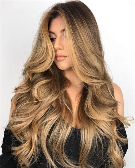 Honey Blonde Hair Color Will Trend In 2023
