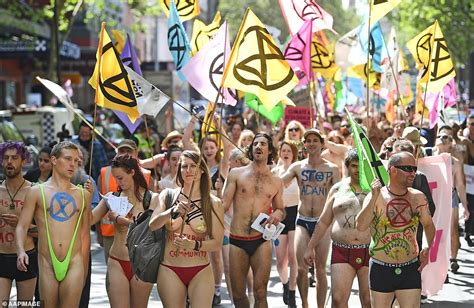 抗议气候改变的新招 裸体游行在墨尔本举行 澳洲新闻 房屋出租 求职招聘 澳洲中文网