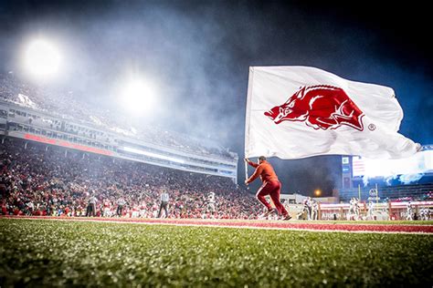 Here's the 2020 lsu football schedule with a full list of the tigers' opponents, game locations, with game times, tv channels coming as they're announced. Woo Pig Sooie! 2019 Arkansas Razorback Football Preview ...