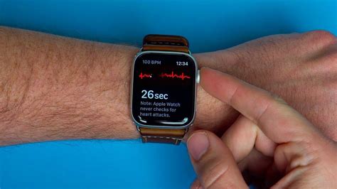 When the test finishes, you can add additional symptoms such as dizziness or fainting which will be tied to the test. Apple Watch: ECG - Hands On! - YouTube