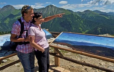 Abwechslungsreicher Sommerurlaub In Den Bergen Südtirols