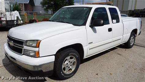 2007 Chevrolet Silverado 1500 Ext Cab Pickup Truck In Overland Park