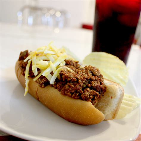 They cook quickly too, meaning you can have lunch or dinner on the table in a snap.but not all hot dogs are created equal, and some pack far more fat, calories and. Hot Dog Chili New York Style (no beans)