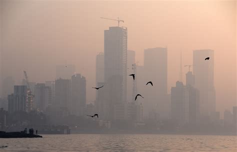 Mumbai’s Skyrocketing Pollution Set to Worsen Health Crisis - Bloomberg