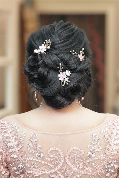 Https://tommynaija.com/hairstyle/bun Hairstyle For Engagement