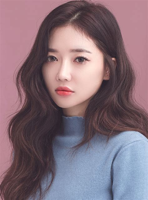 Ulzzang Aesthetic Makeup Korean Hairstyles Women Prom Hairstyles Hairstyles With Bangs