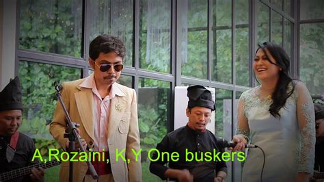 Siti nurhaliza sm salim pandang pandang jeling jeling official live video. A Rozaini,KY & One buskers.pandang pandang,jeling jeling ...