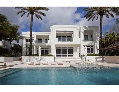 Modern Oceanfront Mansion In Golden Beach Fl Homes Of The Rich
