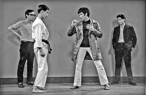 Bruce Lee Teaching Bruce Lee Photos Bruce Lee Brandon Lee