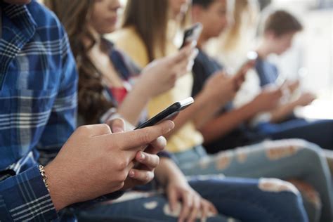 High School Students Involved In Nude Sexting Scandal