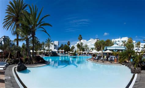 Seaside Los Jameos Playa Puerto Del Carmen Hotels In Lanzarote Mercury Holidays