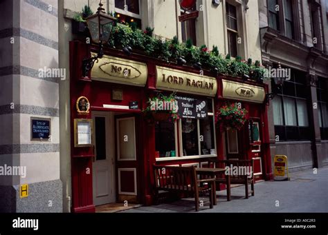 The Lord Raglan Aldersgate Street Hi Res Stock Photography And Images