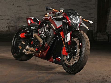 Here Is A Custom Harley Davidson V Rod With Pulsar Ns200 Headlight