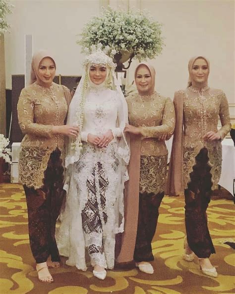 Berdasarkan penjelasan sekretaris psht sukoharjo, dwi, pelaku pembacokan diketahui dilakukan sekelompok orang yang mengenakan cadar. Resmi Jadi Pasangan Sah, Begini Momen Sakral Akad Nikah ...