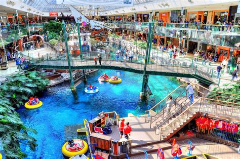 40 Places in Canada to See with Your Kids Before They Are All Grown Up