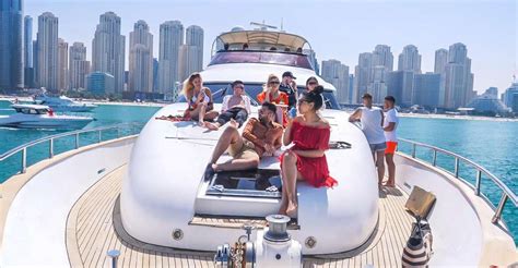 Dubai Marina Yacht Tour Aamiaisella Tai Grillillä Getyourguide