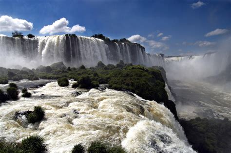 Top 10 Largest Waterfalls By Volume In The World