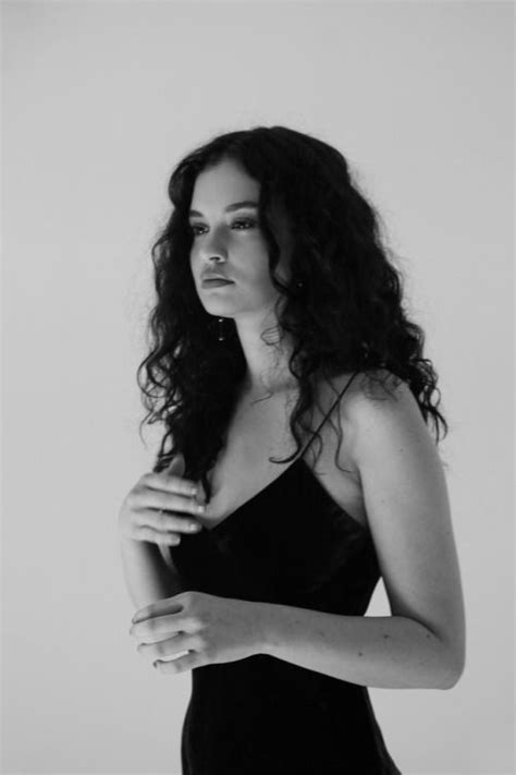 Sabrina Claudio Lady And Gentlemen Laurie Curly Hair Styles