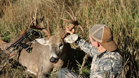 Double Drop Tine Archery Buck South Dakota Youtube