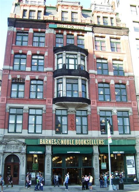 Where are barnes and noble stores located? File:Barnes & Noble Union Square NYC.jpg - Wikimedia Commons